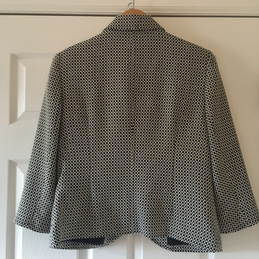 Blazer - Picture 2 of 8